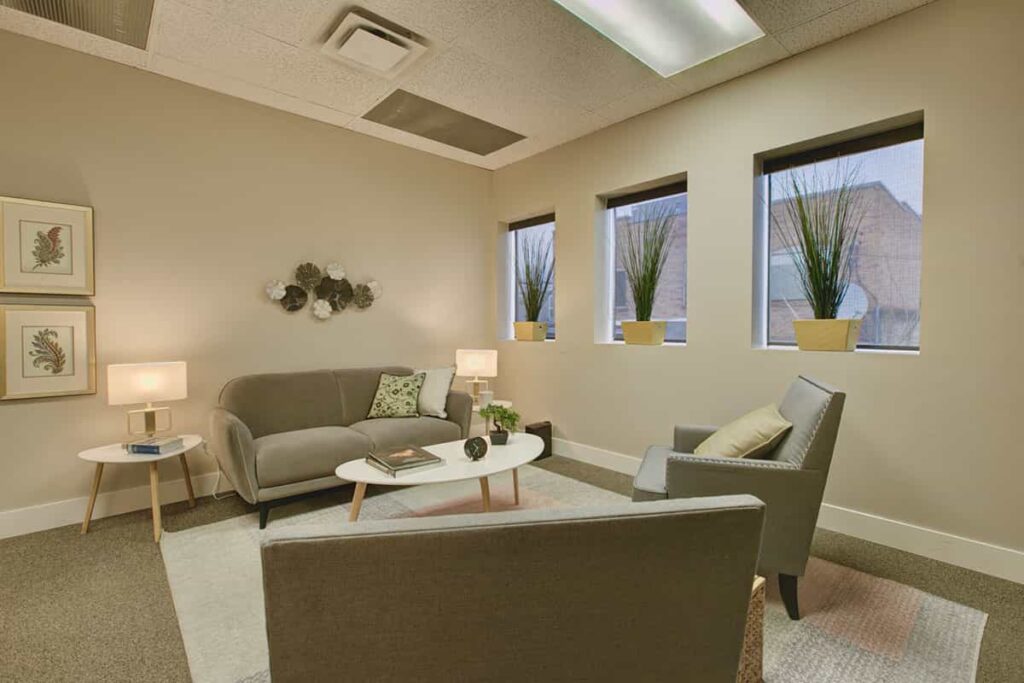Therapist Near Me 51 Kelowna counselling office-30