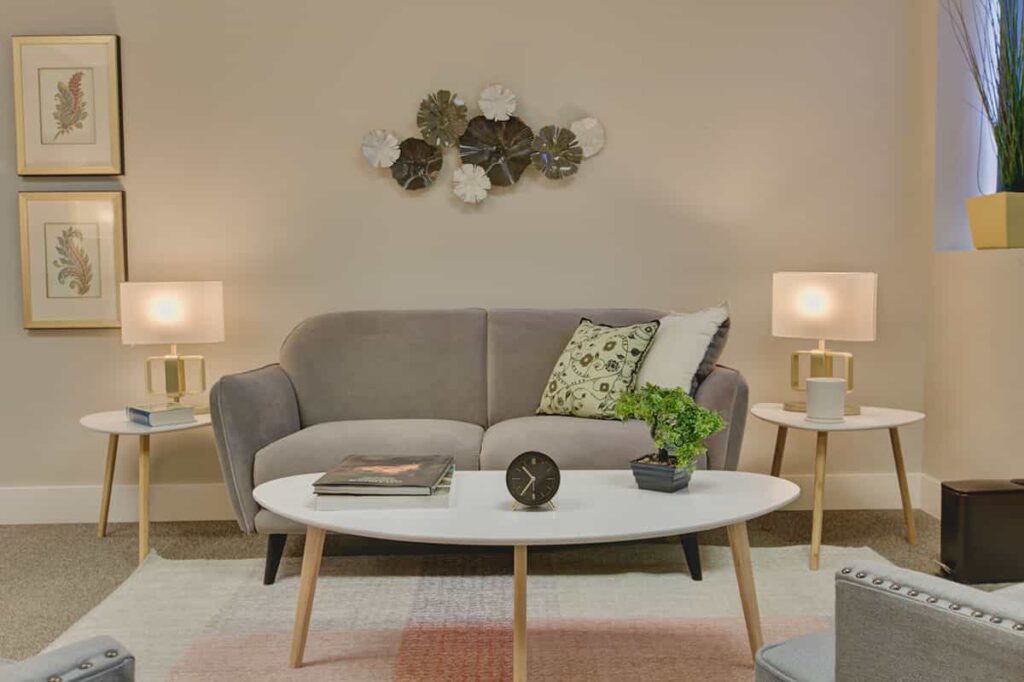 Therapist Near Me 43 Kelowna counselling office-31
