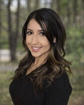 Oakville Therapists - Psychotherapy Clinic in Oakville, ON 30 Aleena Aligour - Registered Psychotherapist (Q) 280x350-2
